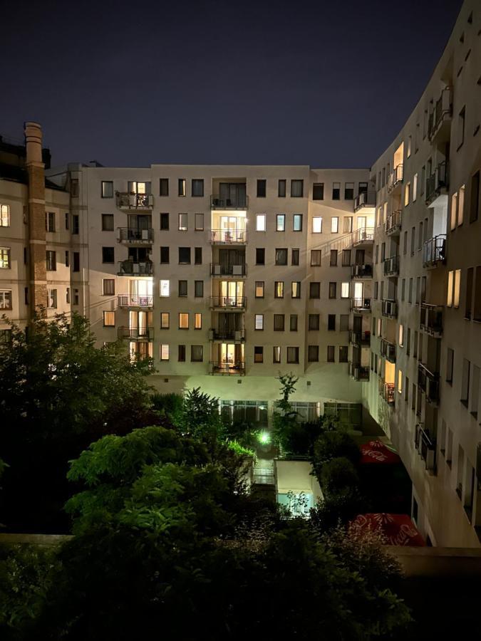 Central Apartment With Balcony Budapest Exterior foto