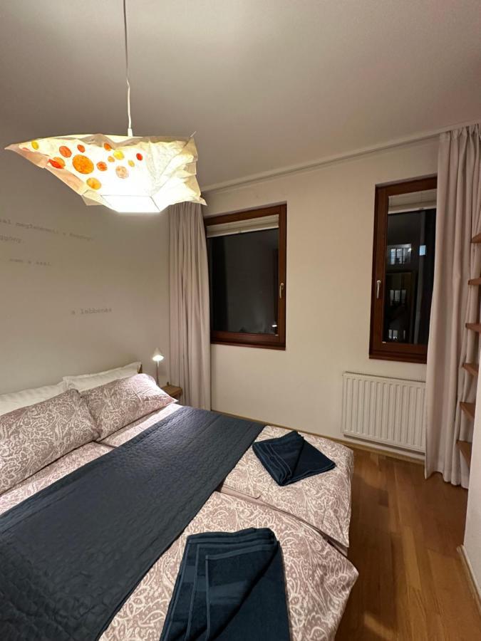 Central Apartment With Balcony Budapest Exterior foto