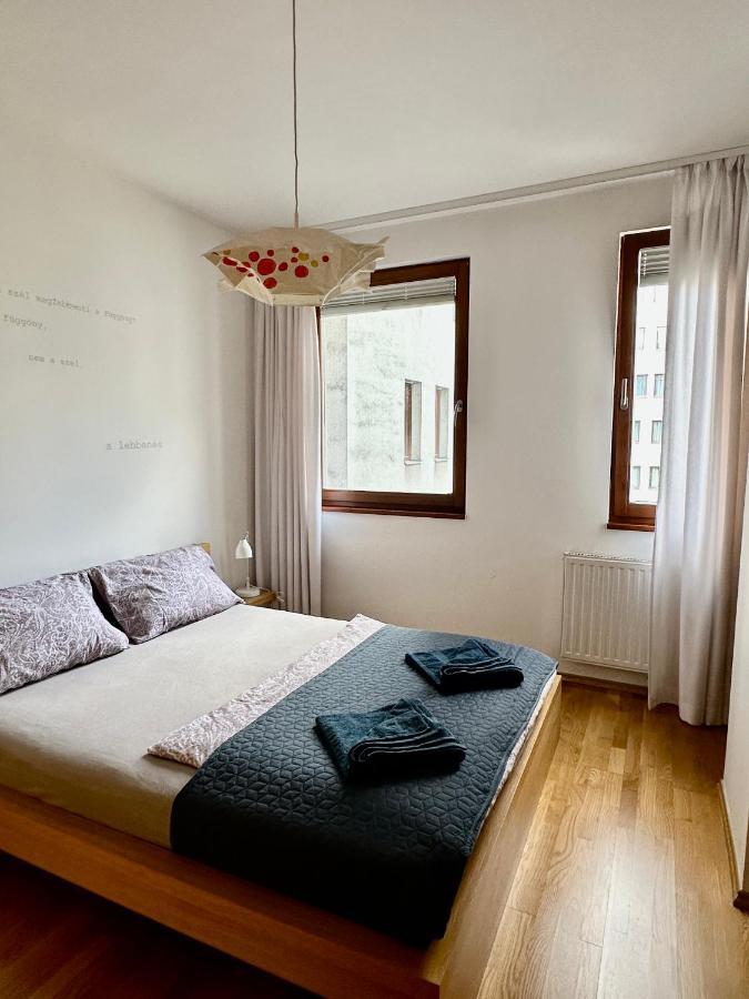 Central Apartment With Balcony Budapest Exterior foto