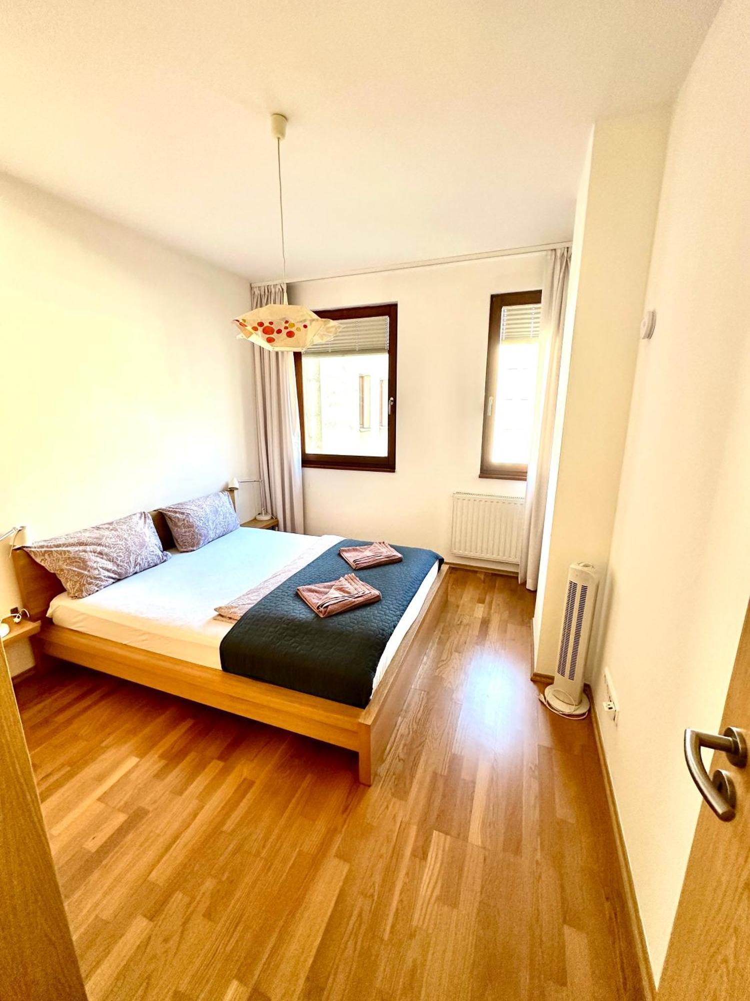 Central Apartment With Balcony Budapest Exterior foto