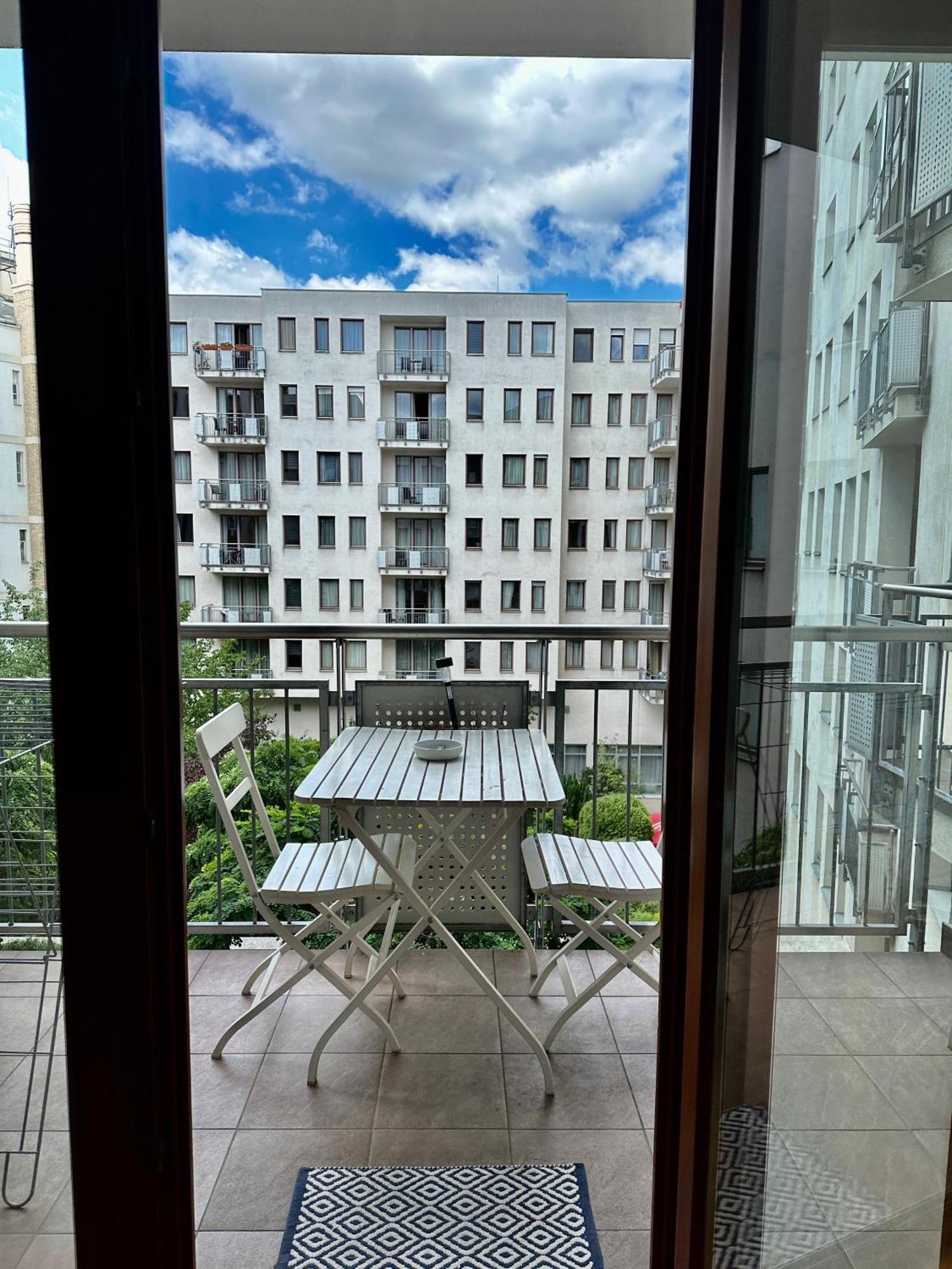 Central Apartment With Balcony Budapest Exterior foto