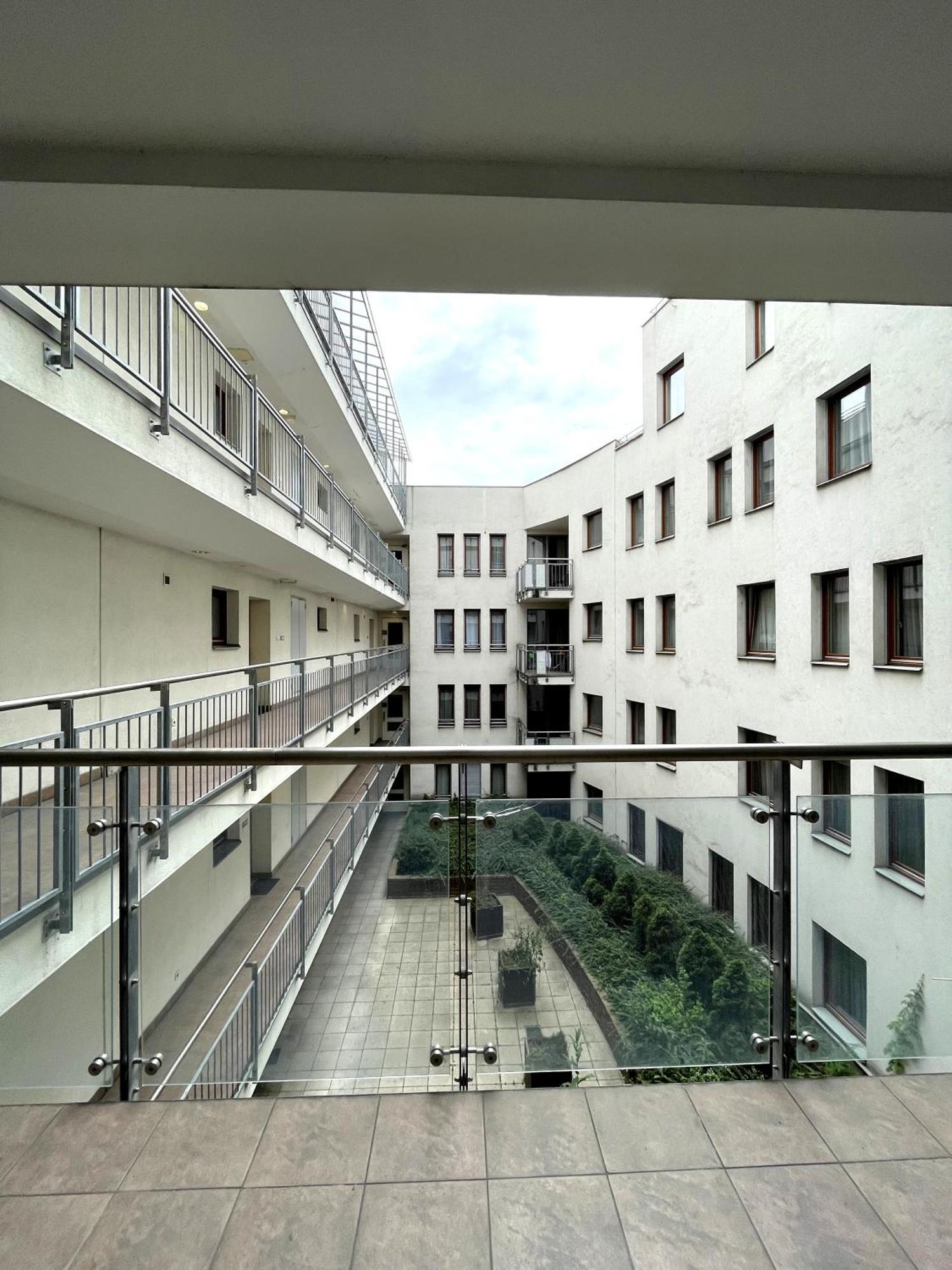 Central Apartment With Balcony Budapest Exterior foto